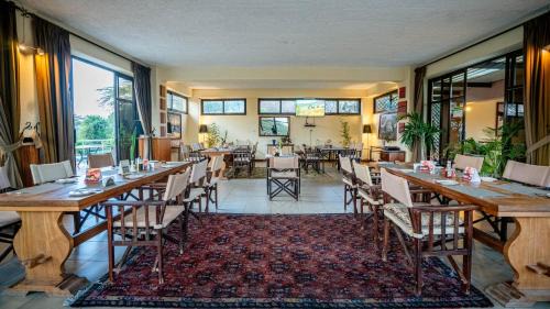 Naivasha Complejo | Matteos Italian Restaurant,Bar & Accommodation