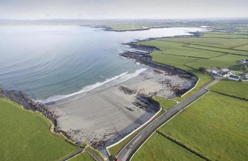 Doonbeg Casa | Matthews Cottage Doonbeg sleeps 6 by Trident Holiday Homes