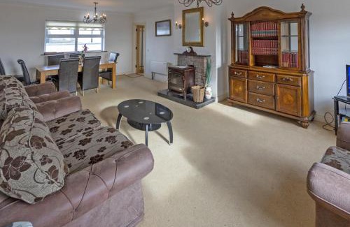 Doonbeg Casa | Matthews Cottage Doonbeg sleeps 6 by Trident Holiday Homes