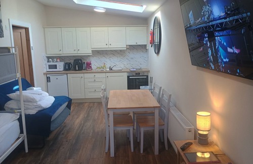 Muine Bheag Apartamento | Mattys Pub & Apartments