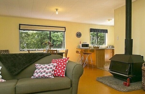 Two Mile Bay Cabaña | Matuku Hideaway - Taupo Holiday Home