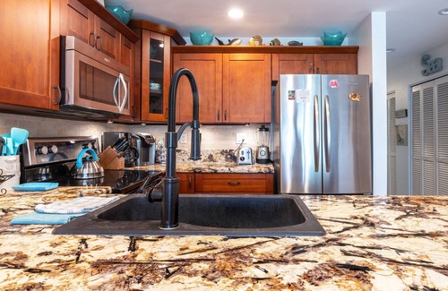 Kihei Condominio | Maui Kamaole # J-110 Hermosa 1Bd / 2Ba, Playa temática, planta baja, para 4 personas