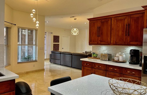 Weston Casa | Maui Mansion Miami w/resort pool