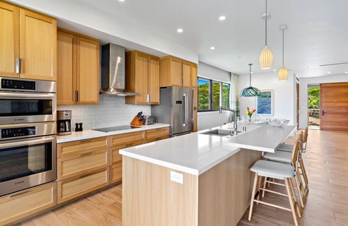 Honokowai Villa | Maui Resort Rentals: Luana Garden Villas 2D - ¡Nueva villa de lujo 3BR, tarifas de descuento inaugurales!