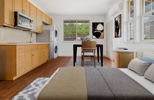 Makaha Valley Apartamento | Mauna Olu Private studio apartment in the beautiful Makaha Valley.