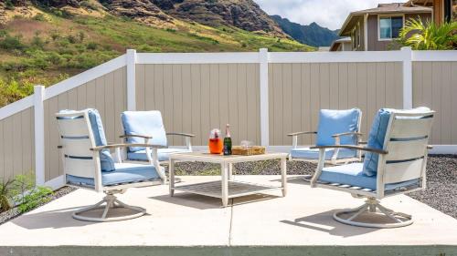 Makaha Valley Casa | Mauna View by AvantStay 10min to Beach Backyard