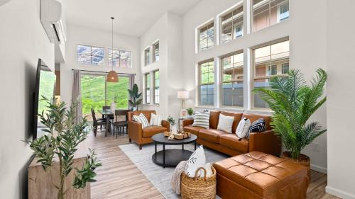 Makaha Valley Casa | Mauna View by AvantStay 10min to Beach Backyard