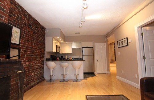 Columbus Apartamento | Maverick Suites at 402 Columbus Ave