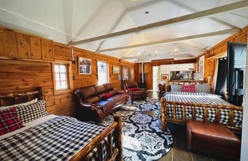 Red Lodge Casa | Mavericks Corner