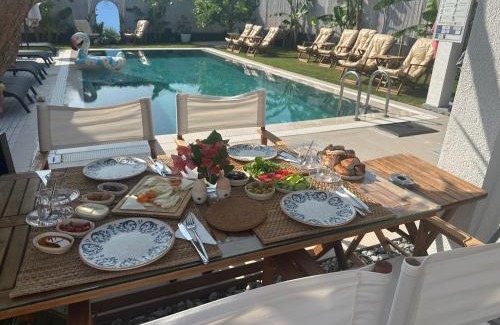 Ilica Cama Y Desayuno | Mavi Yengeç Çeşme Butik Otel