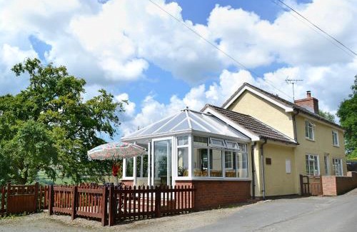 Kington Casa | Mavis Cottage