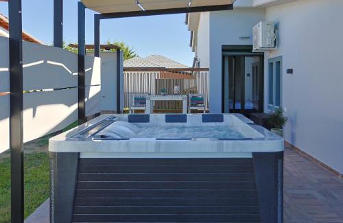 Katerini Villa | MaVitaPlace Villa Familia, Jacuzzi-Whirlpool, Katerini