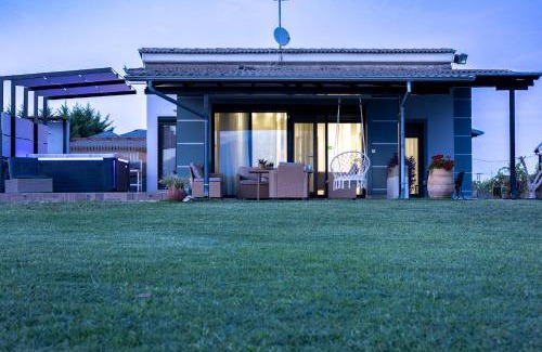 Katerini Villa | MaVitaPlace Villa Familia, Jacuzzi-Whirlpool, Katerini