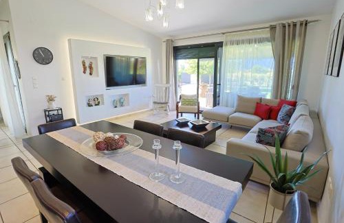 Katerini Villa | MaVitaPlace Villa Familia, Jacuzzi-Whirlpool, Katerini