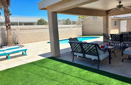 Lake Havasu City Casa | Maxey’s Havasu Hacienda, Private Pool, Lake View and Large Detached Game Room.