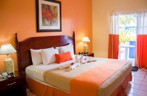 Rodney Bay Hotel | Maximum Comfort! 2 Spacious Units w/ Free Parking, Outdoor Swimming Pool!