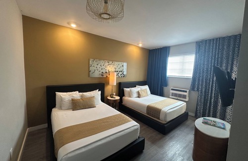City Center Hotel | Maxines Dorset Catalina Hotel