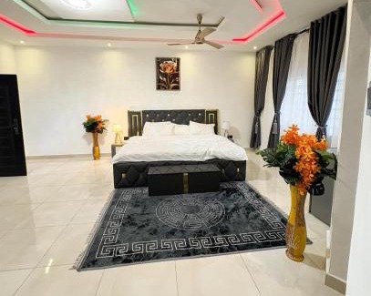 Accra Cabina | Maxjen Executive Lodge
