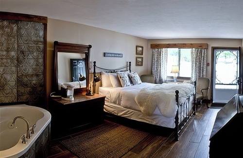 Lake Geneva Hotel | Maxwell Mansion