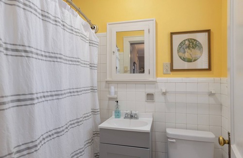 Fletcher Casa | May Acres Cottage -South Asheville amidst 15 acres with sunrise & mountain views