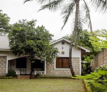 Kilifi Apartamento | May Townhouse