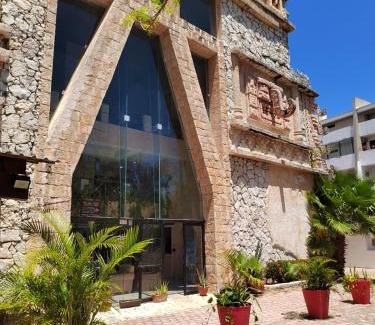 Punta Cancún Hotel | Maya Sol Hotel