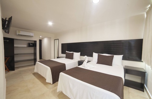 Crucecita Hotel | Mayev Express