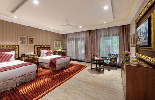 Jayadev Vihar Complejo | Mayfair Lagoon