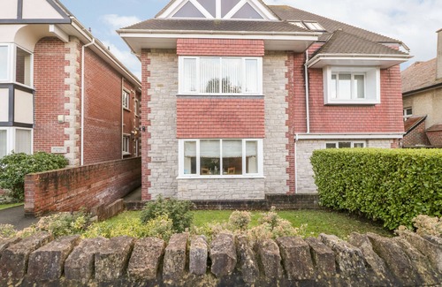 Swanage Cabaña | MAYFLOWER, family friendly, character holiday cottage in Swanage