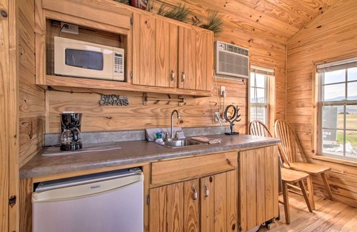 Livingston Cabina | Mayfly Cabin (Cabin #3)