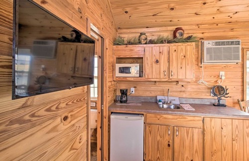 Livingston Cabina | Mayfly Cabin (Cabin #3)