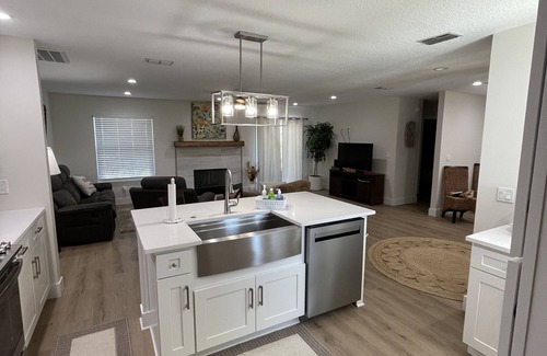 Isle of Palms Casa | Mayo Clinic 1.8 miles #2 Your Home Away From Home