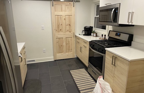 Kutzky Park Casa | Mayo Discount! Main floor bath and laundry. 3 blocks to Mayo Clinic