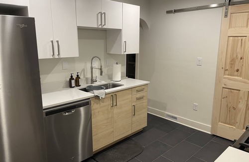 Kutzky Park Casa | Mayo Discount! Main floor bath and laundry. 3 blocks to Mayo Clinic