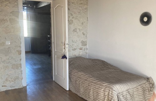 Clermont-Dessous Cama Y Desayuno | Mayor Room "Chez Sophie" - 4 people max