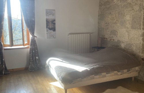 Clermont-Dessous Cama Y Desayuno | Mayor Room "Chez Sophie" - 4 people max