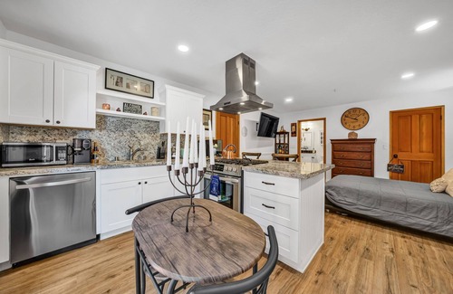 Los Gatos Cabina | Mays Luxury Farm Stays