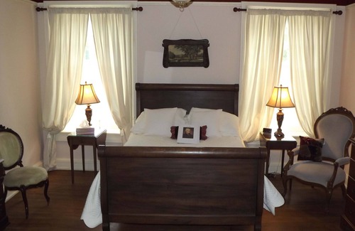 Buckingham Casa | Maysville Manor Bed & Breakfast