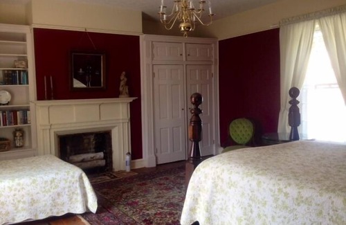 Buckingham Casa | Maysville Manor Bed & Breakfast
