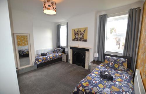 Salisbury Apartamento | Maytree 2 Bed Apartment - STAYSEEKERS