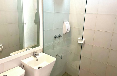Puerto Princesa City Centre Hotel | Mayumi Lodge