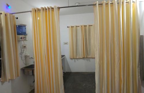 Chennai Cama Y Desayuno | Mayurapriya Inn