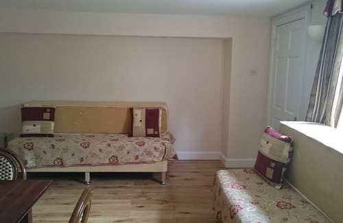 Cheltenham Apartamento | Mayville House Apartment