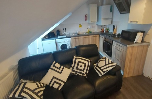 Ayr Apartamento | Maze Rented Accommodation