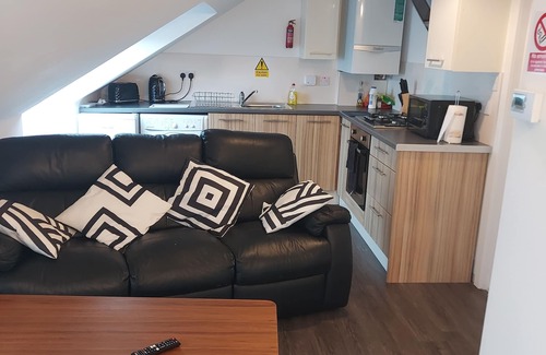 Ayr Apartamento | Maze Rented Accommodation