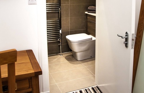 Ayr Apartamento | Maze Serviced Apartment is located in Ayr. Hosting a bar and snack bar