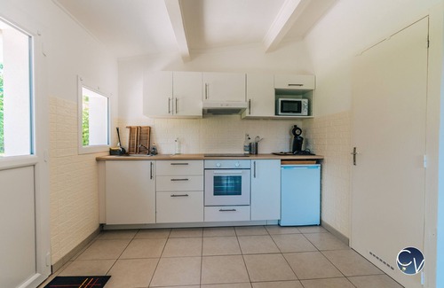 Saint-Quentin-la-Poterie Casa | Mazet au Calme -piscine Privée-grand Jardin Arboré
