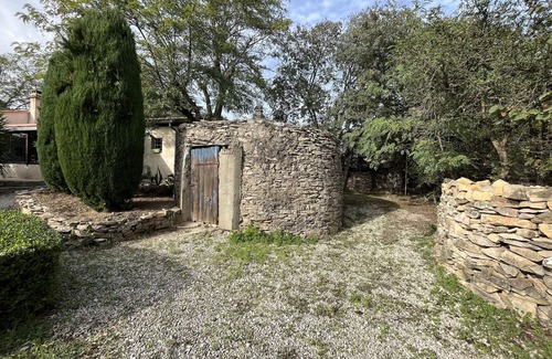 Les 3 Ponts Casa | Mazet in the heart of nature, 5 minutes from the city center of Nimes