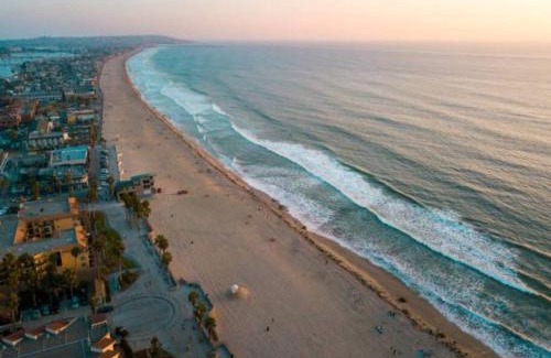 South Mission Beach Apartamento | MB 3BR Oceanview Penthouse with HUGE Rooftop decks