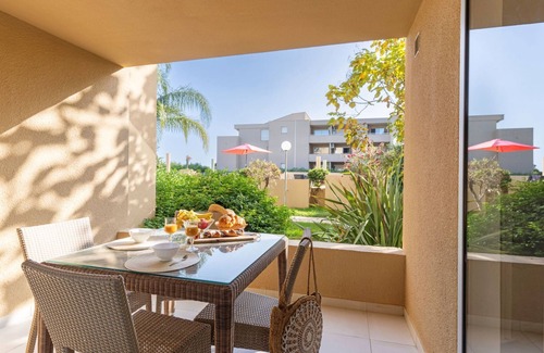 Santa-Lucia-di-Moriani Apartamento | MB4 piscine by Interhome
